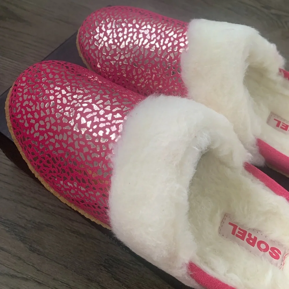 Sorel‎ Nakiska Slide II Faux Fur Slippers Youth Size 6/EU 38 - Cactus Pink - NWB